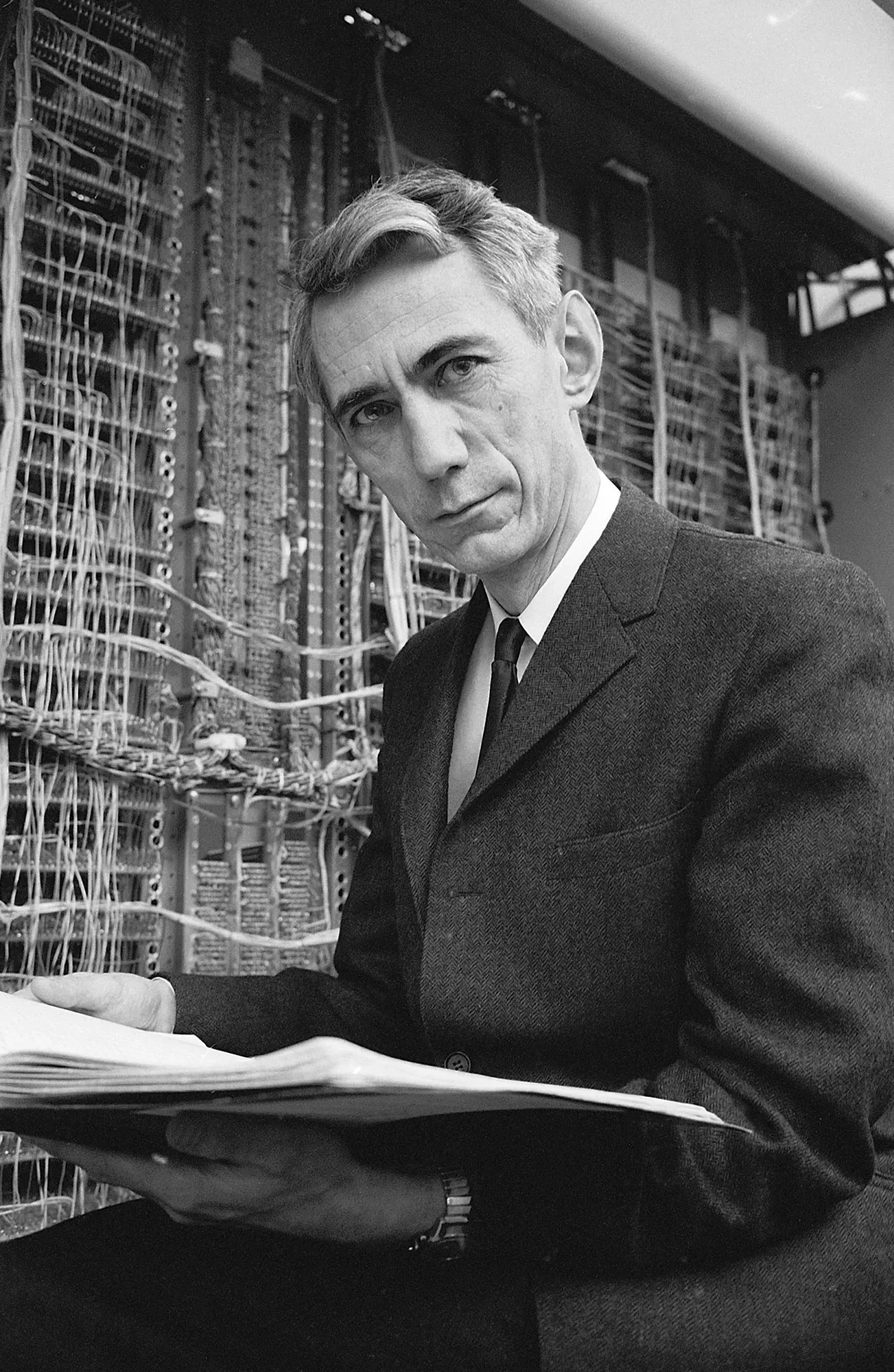 Claude Shannon (1916-2001)