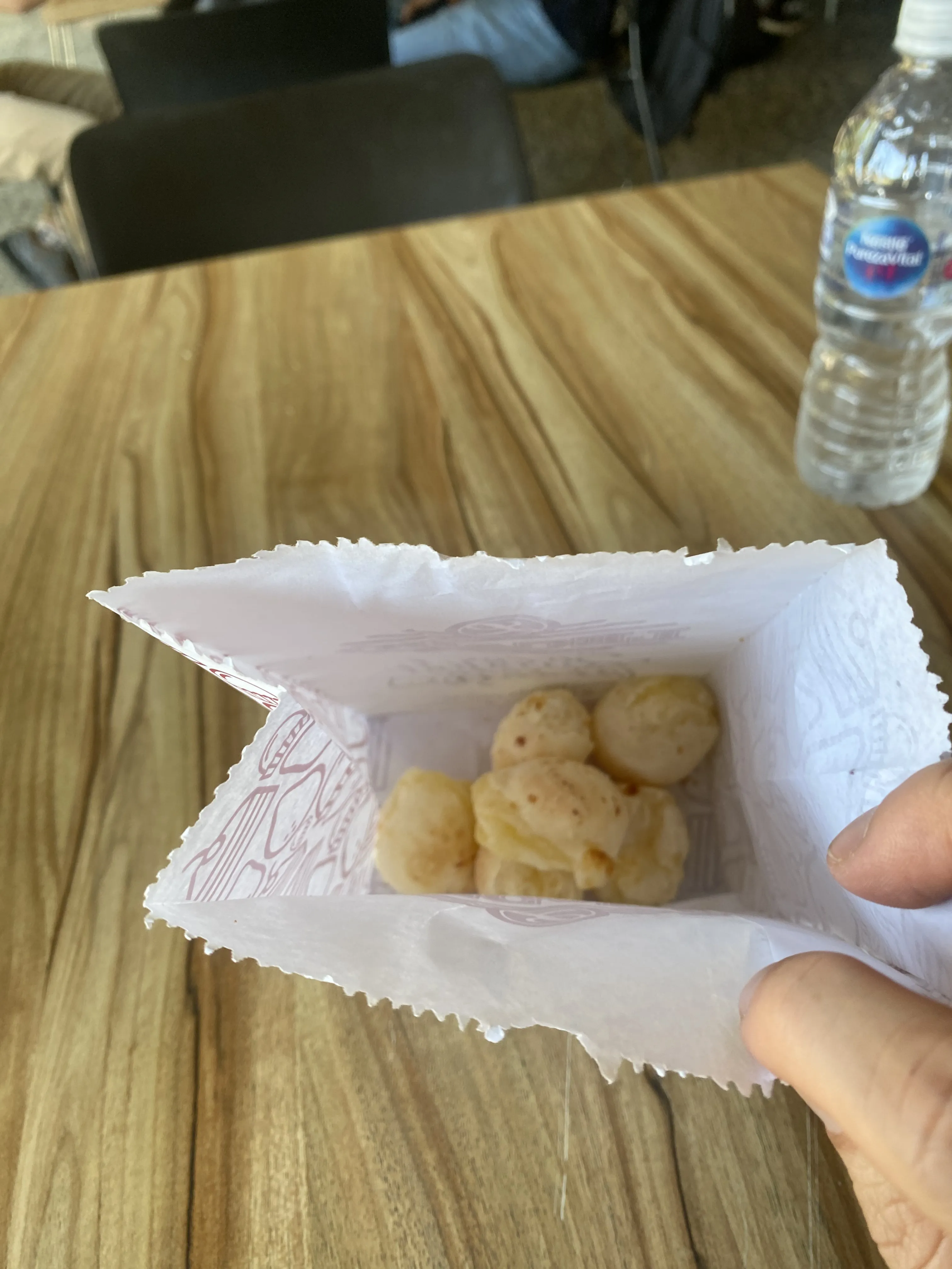 Pão do queijo. Literal translation: bread of cheese